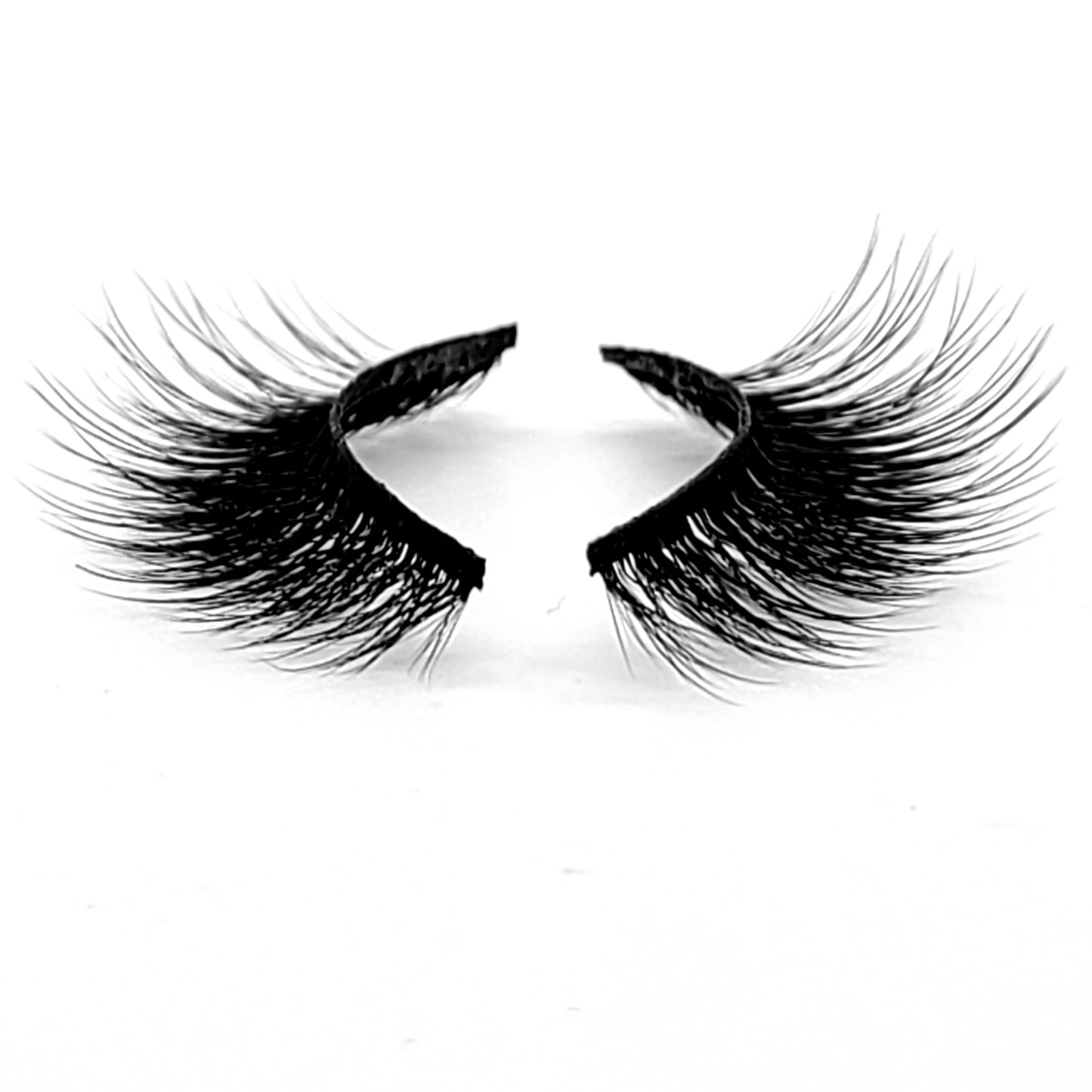 LUNA LASHES